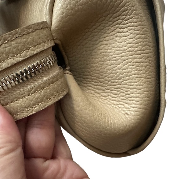 BURBERRY Leather Handbag with 2 side pockets EUC Silver hardware - Picture 13 of 15